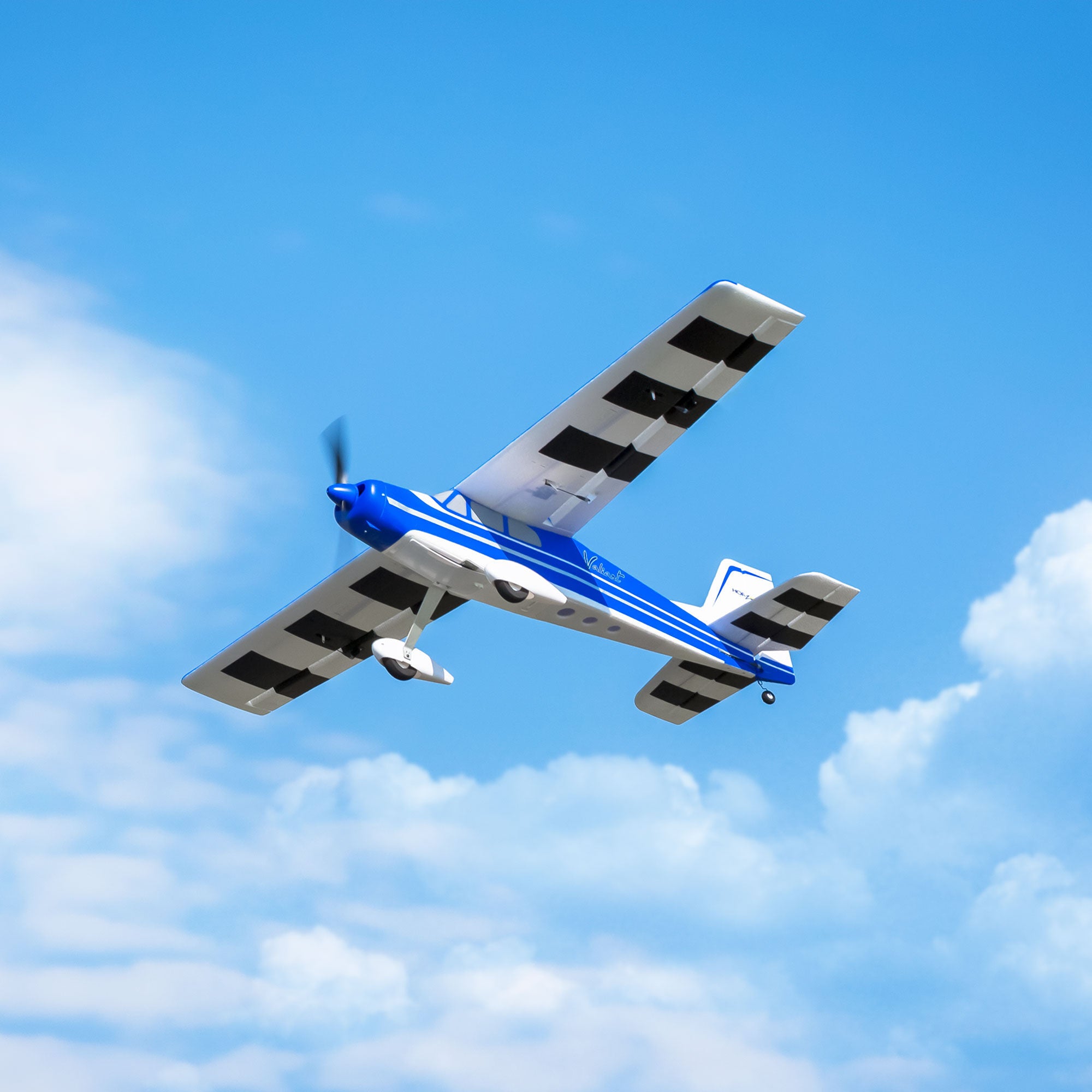 E-flite Valiant 1.3m BNF Basic with AS3X and SAFE Select