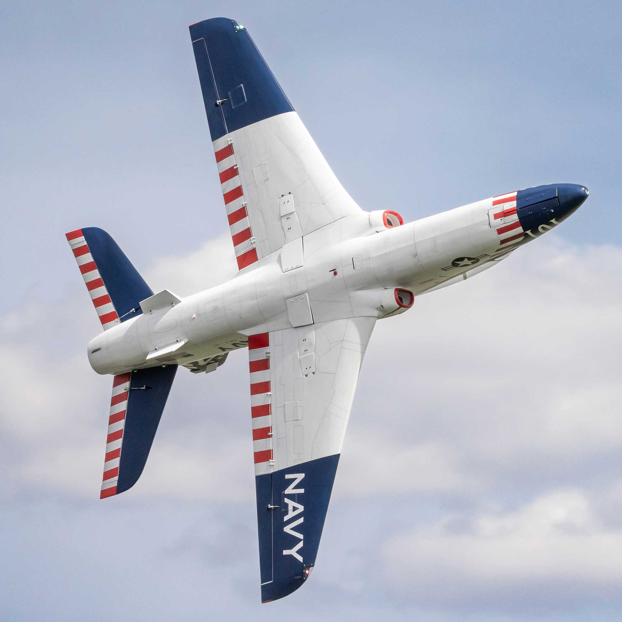 Hangar 9 Hawk/T-45 140-160N ARF with Retract Set