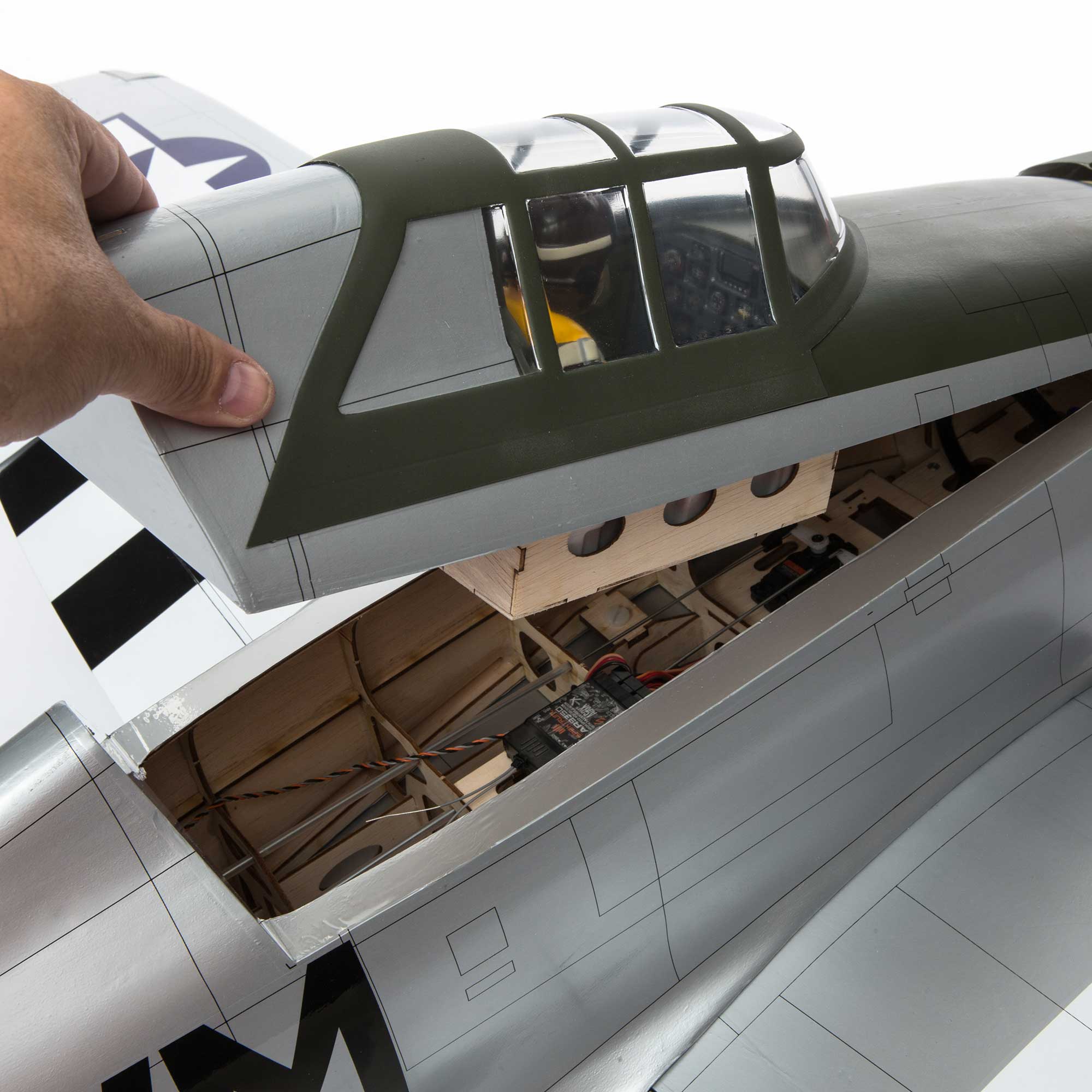Hangar 9 P-47D Thunderbolt 20cc ARF, 67"