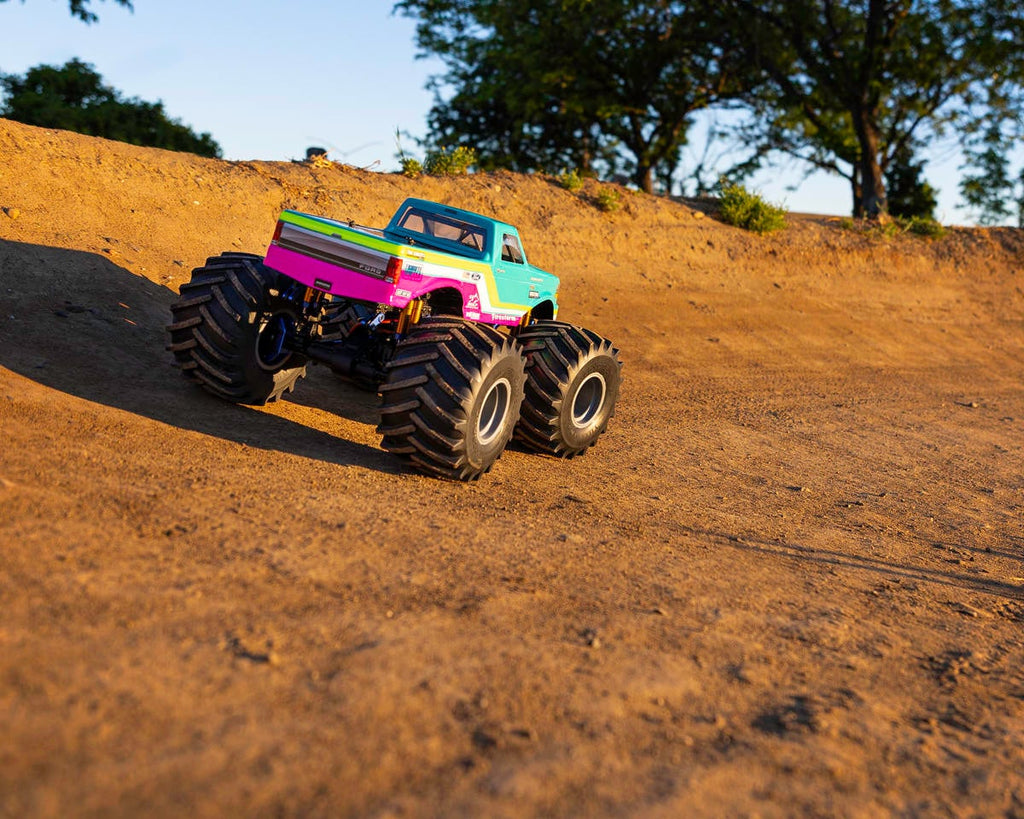 JConcepts Reactor Stage 2 "Wolf" 1/10 Electric 4x4 Monster Truck Kit (Racer)