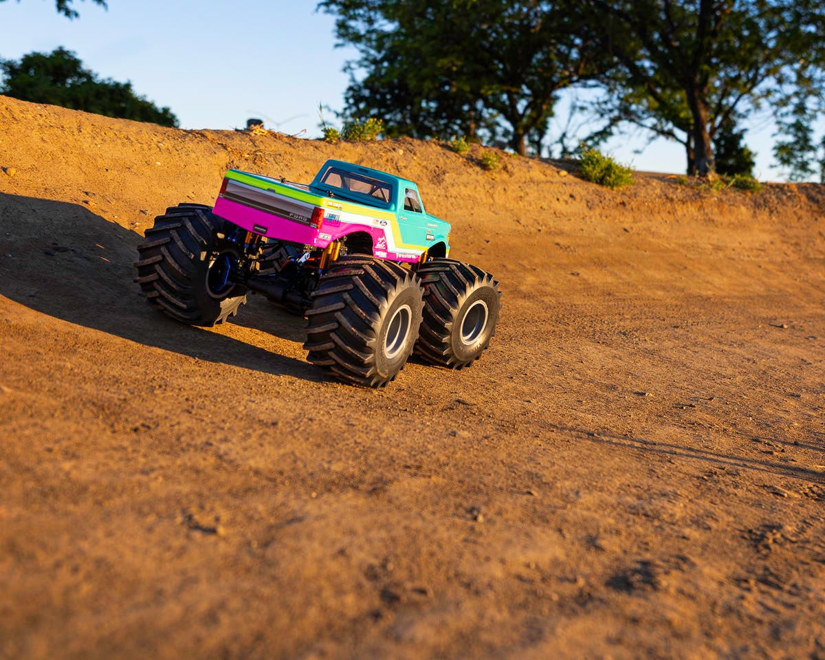 JConcepts Reactor Stage 2 "Wolf" 1/10 Electric 4x4 Monster Truck Kit (Racer)